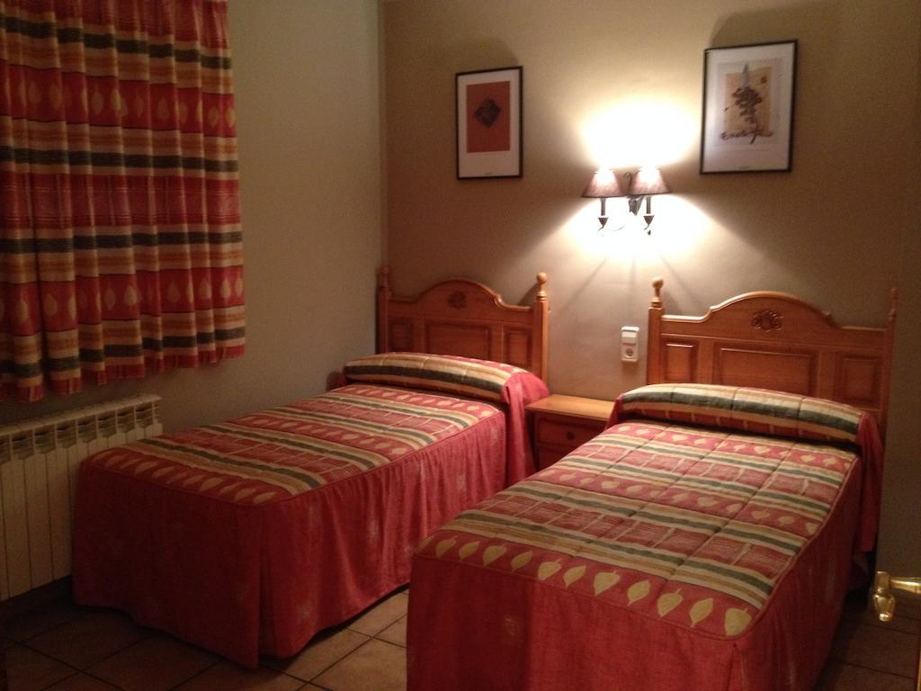 Apartamentos Residencial Fornocal Alquézar Habitación foto